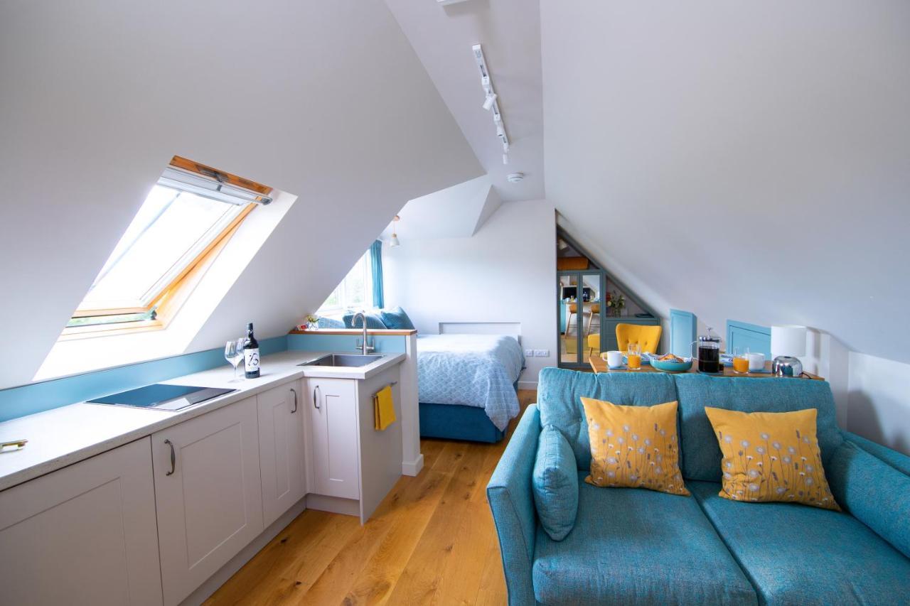 The Loft At The Little Elms Apartment Motcombe Екстериор снимка