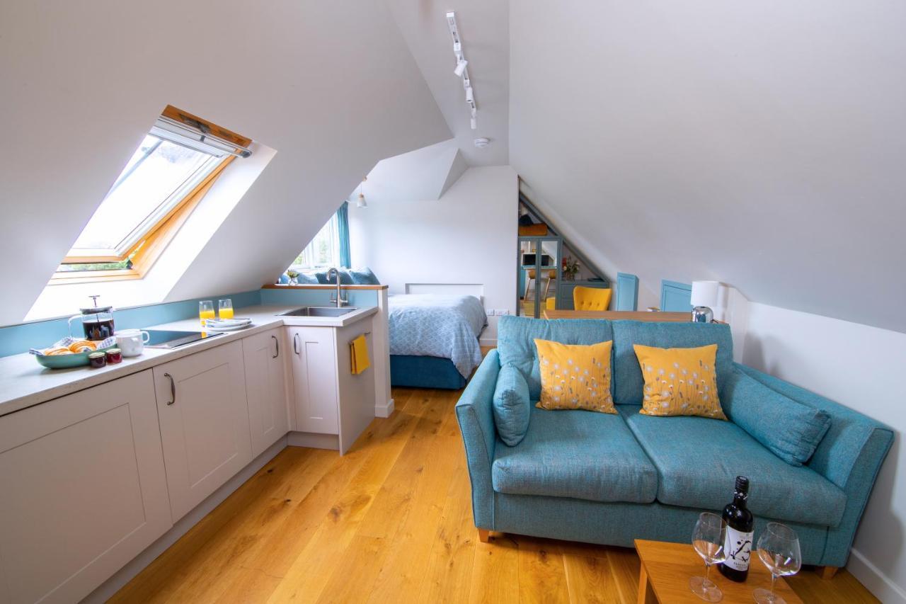 The Loft At The Little Elms Apartment Motcombe Екстериор снимка